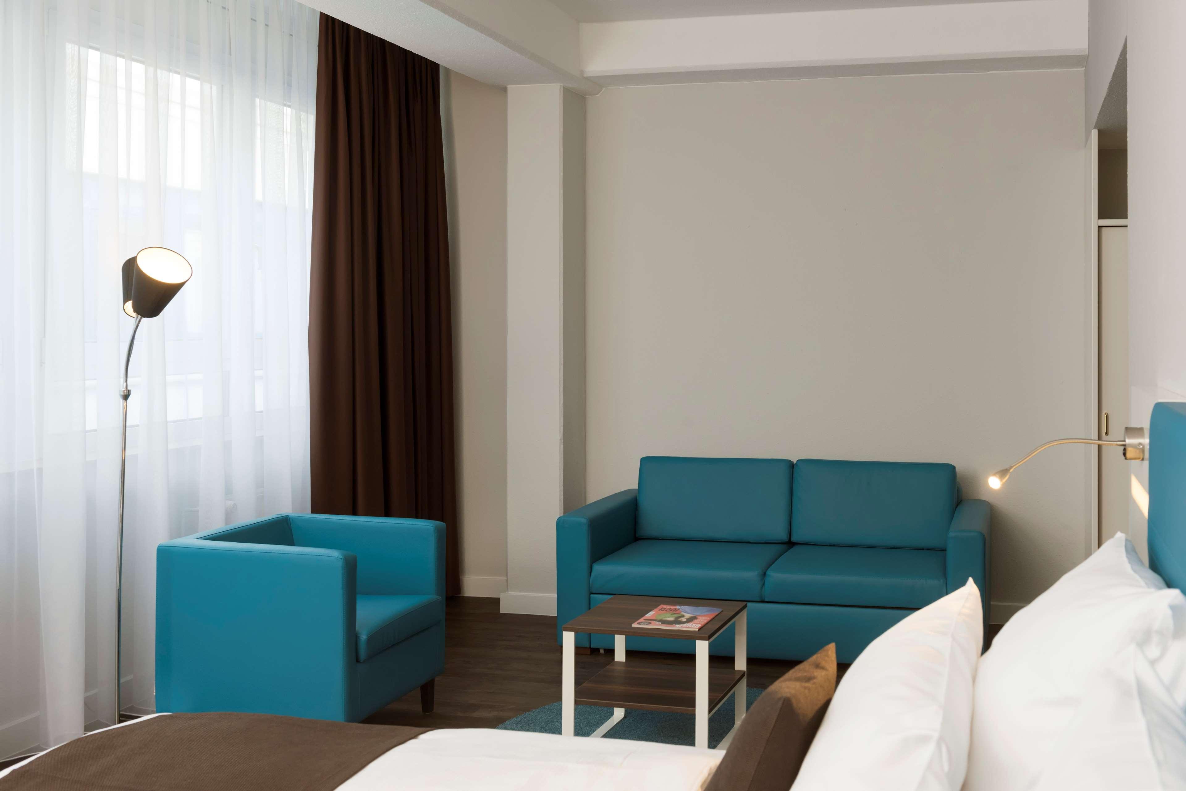 Hotel Western Airport 4*